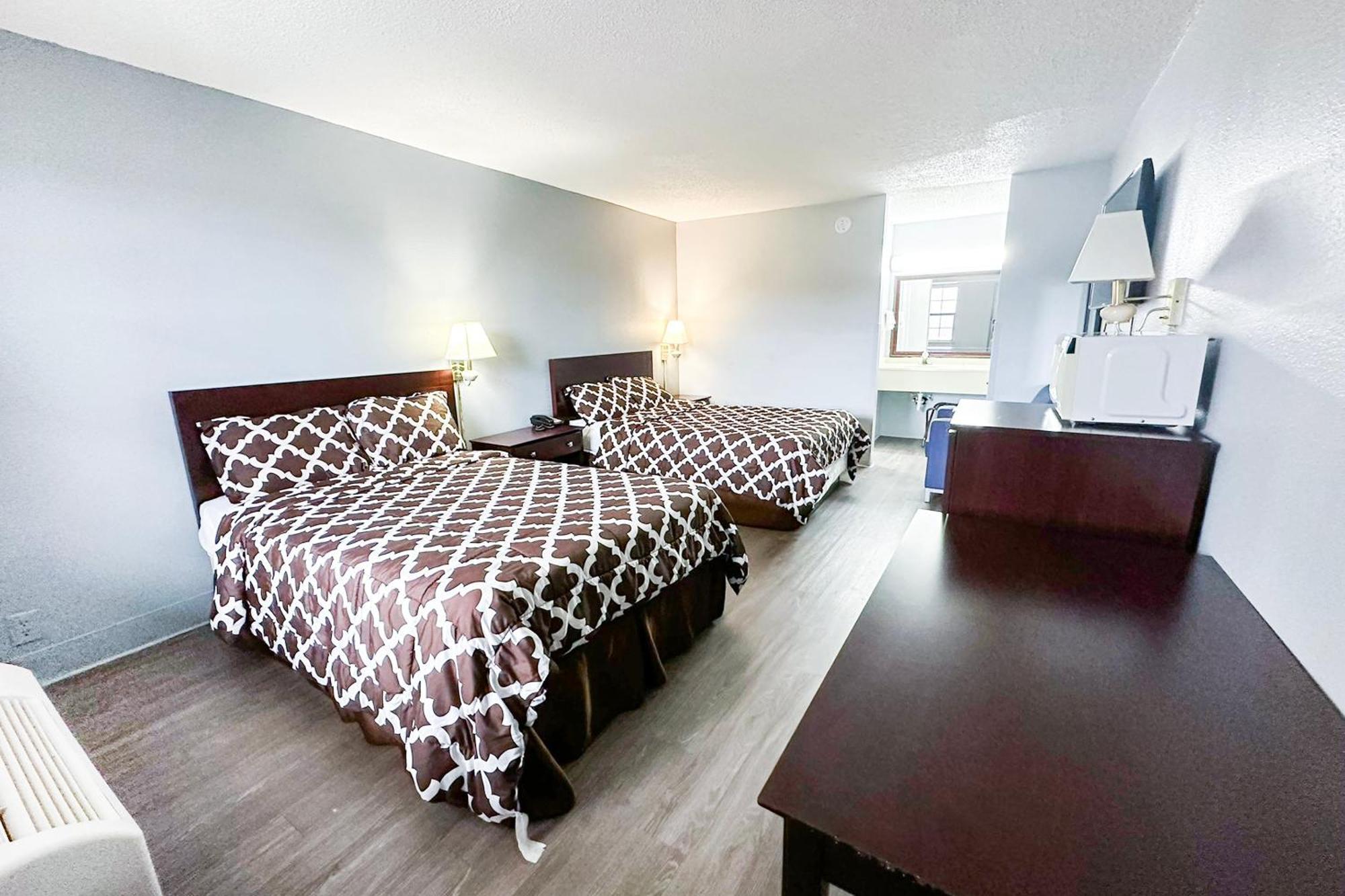 Hotel Happy I-69 By Oyo Madisonville