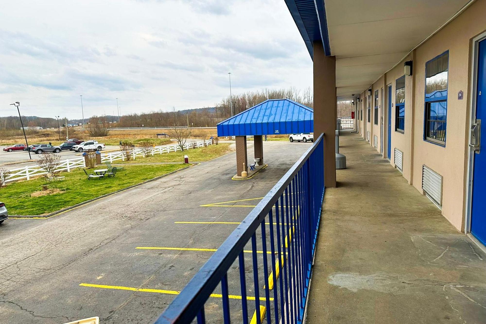 Hotel Happy I-69 By Oyo Madisonville